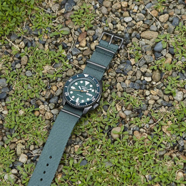 Đồng Hồ Nam Chính Hãng SEIKO 5 Sports SRPD77K1S