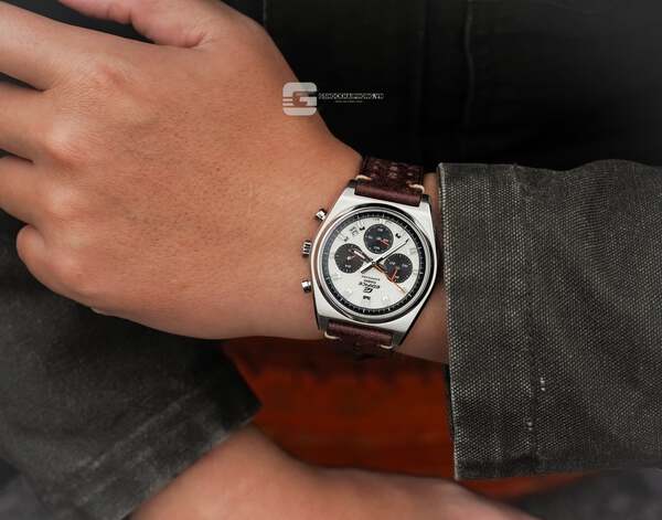 CASIO EDIFICE EFB-730L-7A ( Lên dây da đục lỗ )