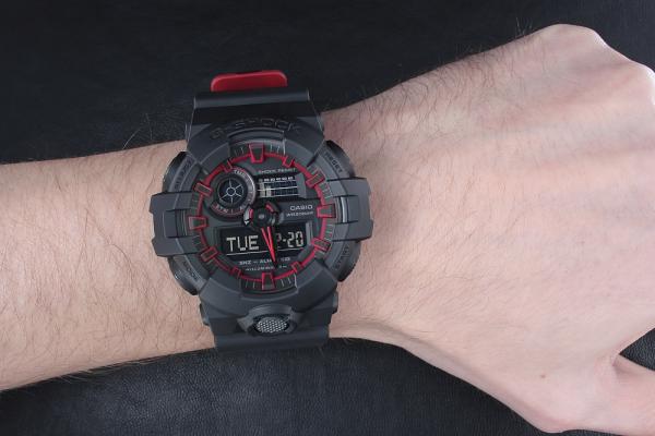 G-SHOCK GA-700SE-1A4