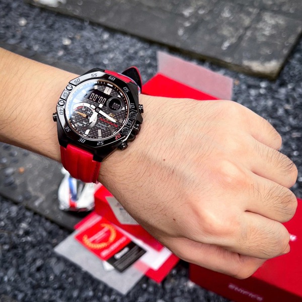 CASIO EDIFICE ECB-10HR-1A