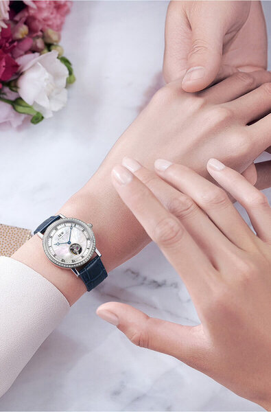 Đồng Hồ Nữ I&W Carnival IW626G-2 (Máy siêu mỏng)