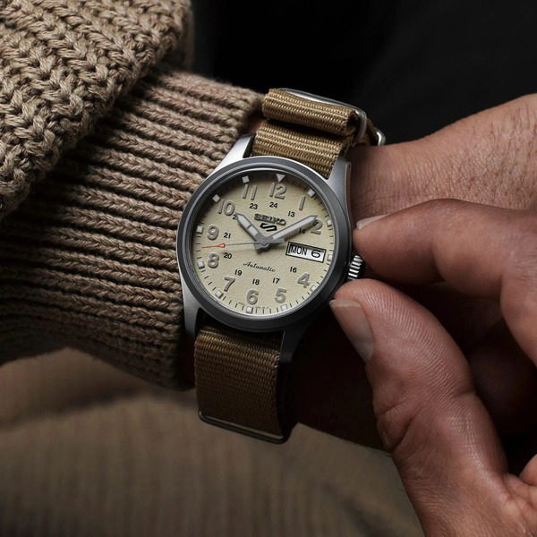 Đồng Hồ Nam Chính Hãng SEIKO 5 Sports SRPJ83K1