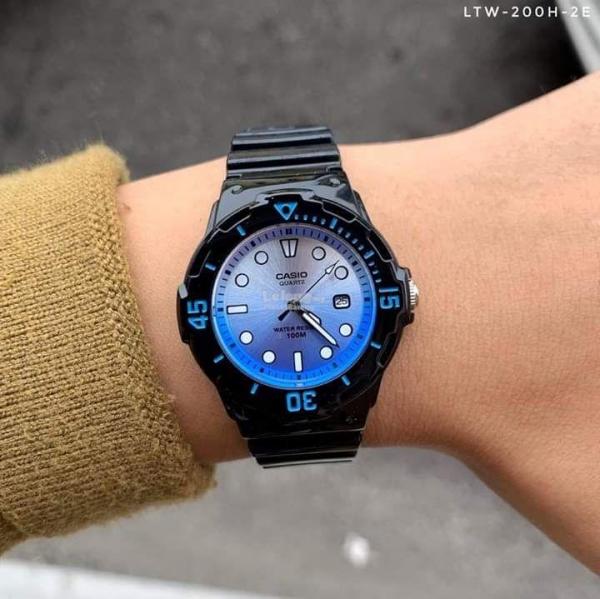 CASIO LRW-200H-2E