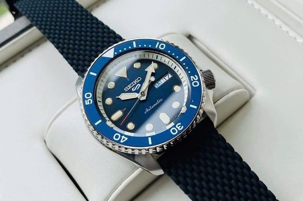 Đồng Hồ Nam Chính Hãng SEIKO 5 Sports SRPD71K2