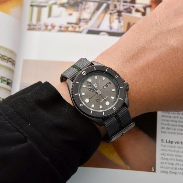 Đồng Hồ Nam Chính Hãng SEIKO 5 Sports Naruto & Boruto SRPF75K1