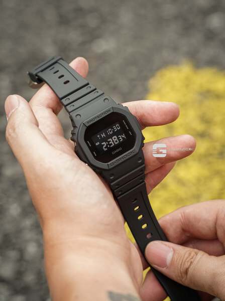 CASIO G-SHOCK DW-5600UBB-1