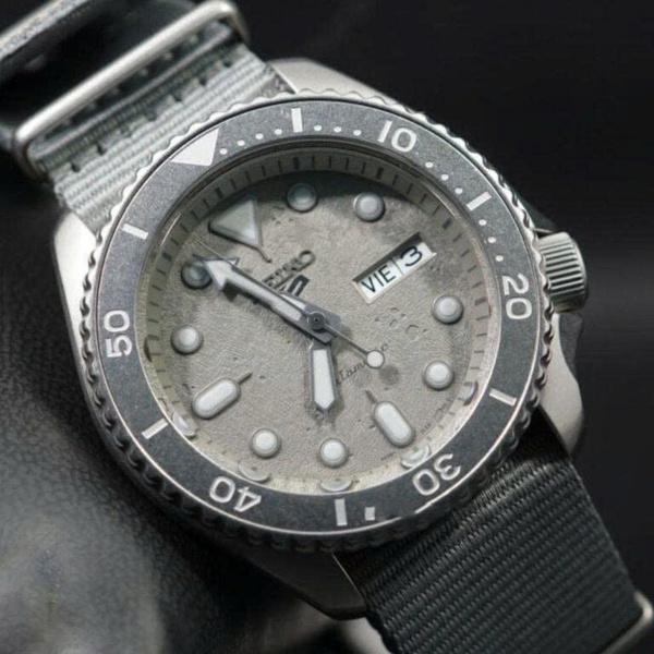 Đồng Hồ Nam Chính Hãng SEIKO 5 Sports SRPG61K1