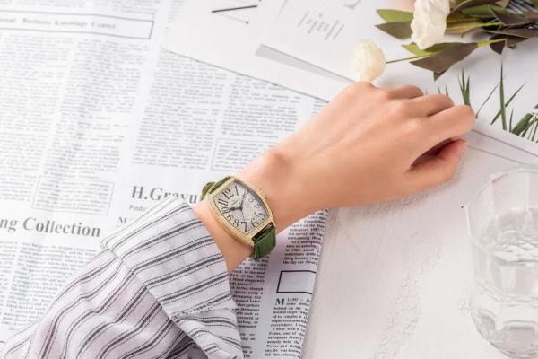 Đồng Hồ Nữ Chính Hãng SRWATCH BL SL5001.6602BL