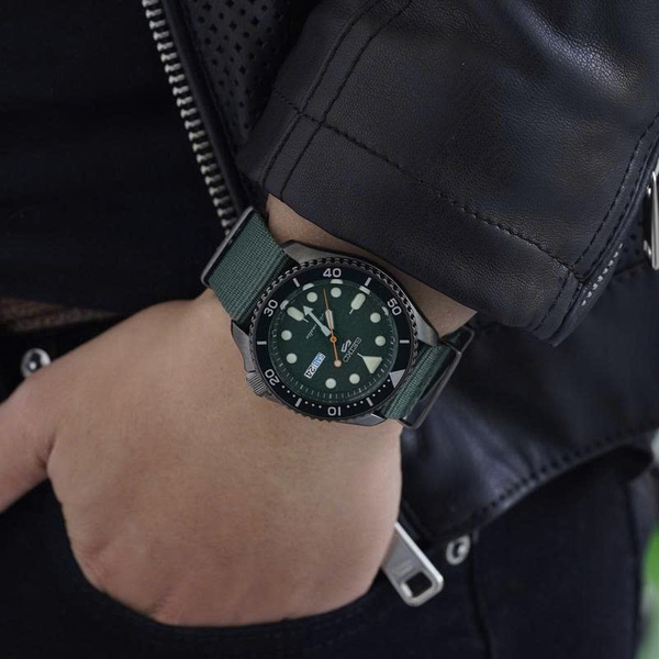 Đồng Hồ Nam Chính Hãng SEIKO 5 Sports SRPD77K1