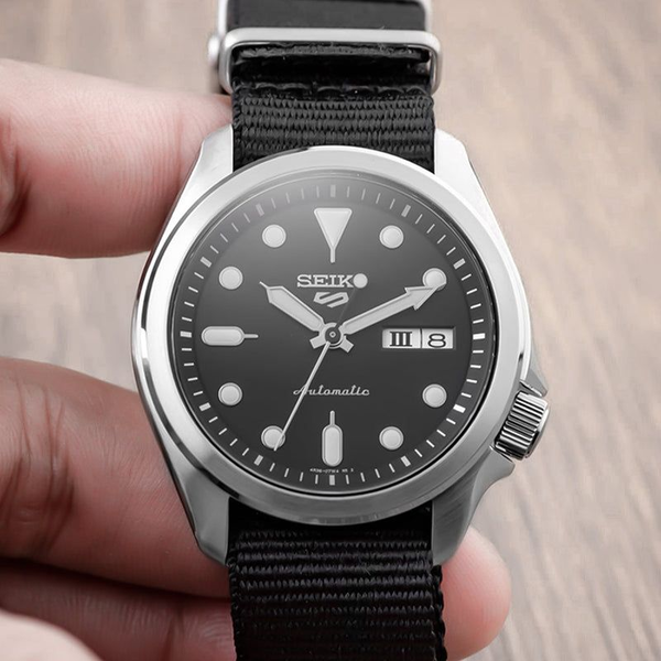 Đồng Hồ Nam Chính Hãng SEIKO 5 Sports SRPE67K1