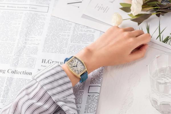Đồng Hồ Nữ Chính Hãng SRWATCH BL SL5001.6302BL