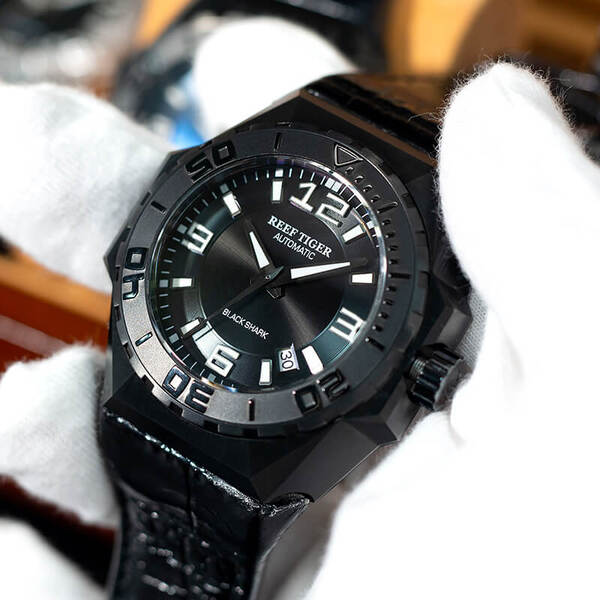 Đồng hồ nam Reef Tiger Black Shark RGA6903-1