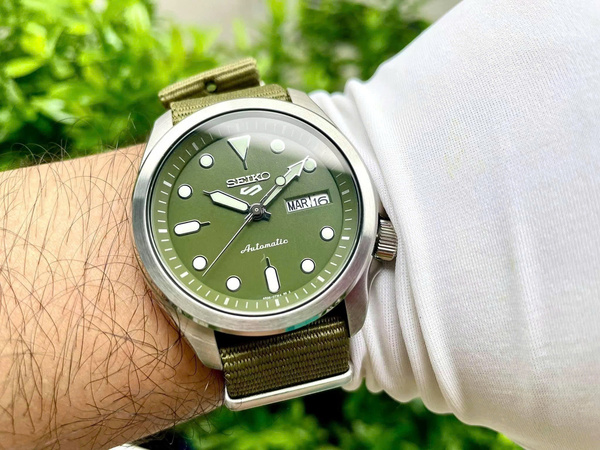 Đồng Hồ Nam Chính Hãng SEIKO 5 Sports SRPE65K1