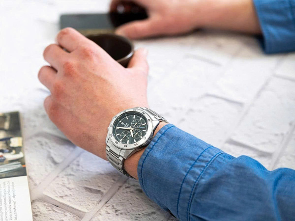 CASIO EDIFICE EFR-526D-2A - QUÀ TẶNG TRỊ GIÁ 600K 