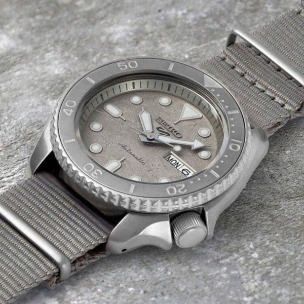 Đồng Hồ Nam Chính Hãng SEIKO 5 Sports SRPG61K1