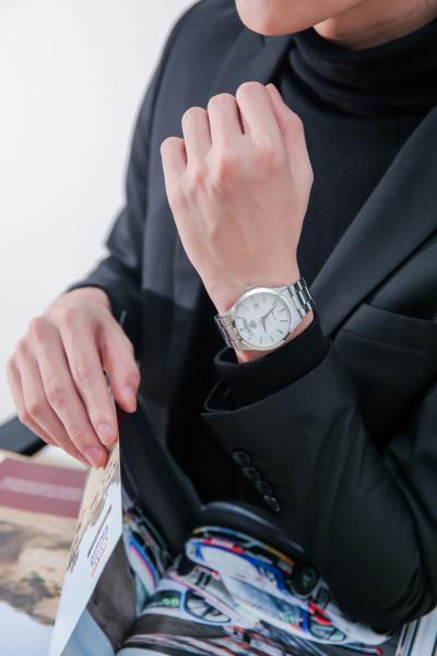 Đồng Hồ Nam Chính Hãng ORIENT Contemporary FEV0V001WH