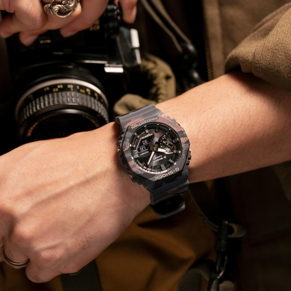 CASIO G-SHOCK GA-2100CM-8A