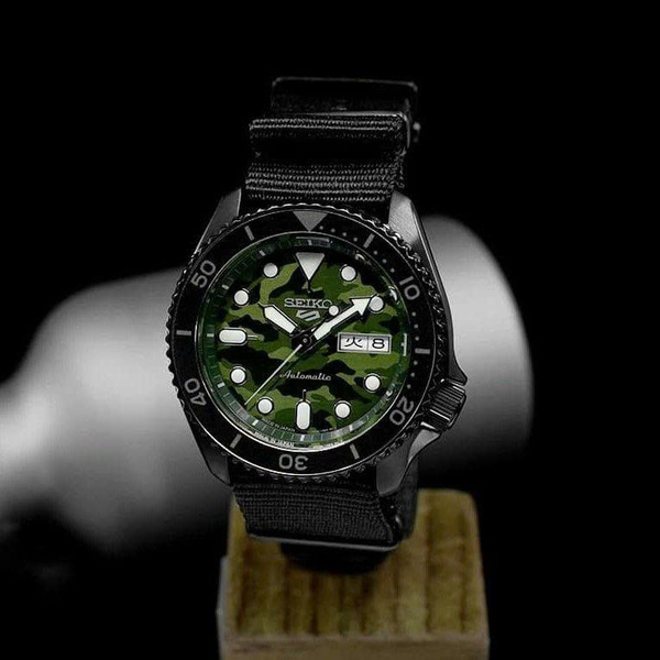 Đồng Hồ Nam Chính Hãng SEIKO 5 Sports SRPJ37K1