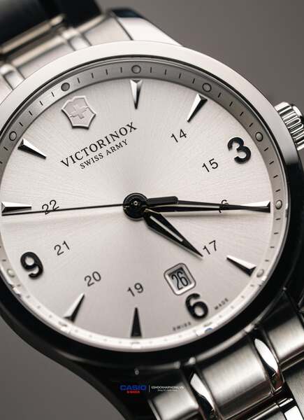 Victorinox swiss army 241476 (LIKE NEW 99%)