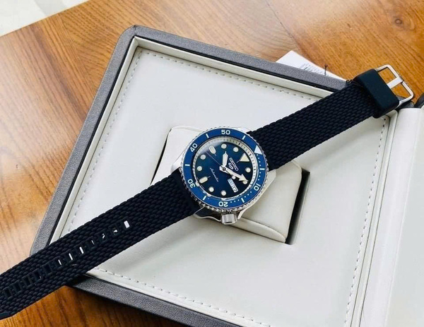 Đồng Hồ Nam Chính Hãng SEIKO 5 Sports SRPD71K2
