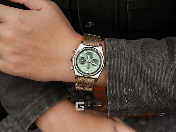 CASIO EDIFICE EFB-730D-3A ( Lên dây vải NaTo )