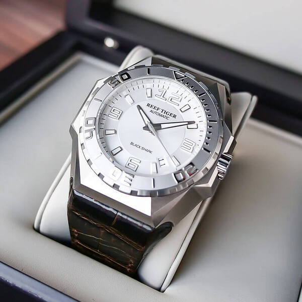 Đồng hồ nam Reef Tiger Black Shark RGA6903-5