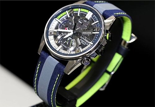 Review chi tiết đồng hồ EDIFICE phiên bản kết hợp AlphaTauri : EQB-1200AT-1A