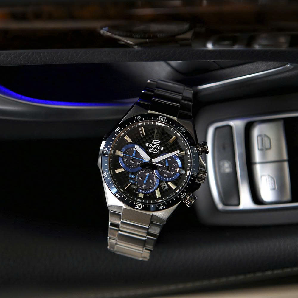ĐÁNH GIÁ CHI TIẾT CASIO EDIFICE EQS-900DB-2A: SỨC MẠNH PIN NĂNG LƯỢNG MẶT TRỜI VÀ MẶT SỐ CARBON THỂ THAO